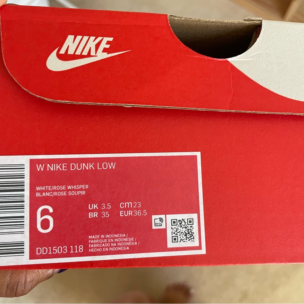 Dunk Rose Whisper - Picture 3 of 3